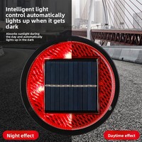 Feu de signalisation de sécurité nocturne à LED magnétique solaire pour camions et engins de chantier