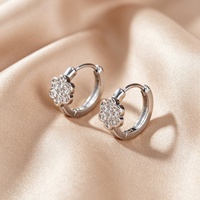 1 Paire de Boucles d'Oreilles Blanches en Zirconium Entièrement Serties, Motif Fleur, en Cuivre Classique, Bijoux Unisexe Tendance pour le Quotidien, les Vacances, les Fêtes et les Rendez-vous