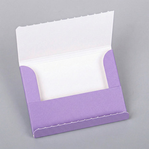 Buste di Cartone Premium per Carte Collezionabili, Confezione di Lusso in Carta Nera con Stampa Personalizzata in Rilievo e Striscia a Strappo - Product Image 5