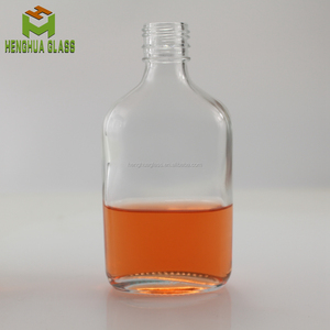 Flacon en <span class=keywords><strong>verre</strong></span> de 200ml bouteille <span class=keywords><strong>20cl</strong></span> Gin plat vodka whisky bouteille en <span class=keywords><strong>verre</strong></span> 7oz bouteille d'alcool avec bouchon en <span class=keywords><strong>plastique</strong></span> noir inviolable - Product Image 4
