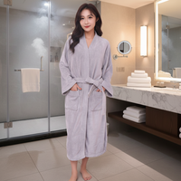 Peignoir de luxe en molleton corail gaufré pour salons de beauté, épais, sans peluches, en microfibre super absorbante, à manches longues et col en V, pour tous