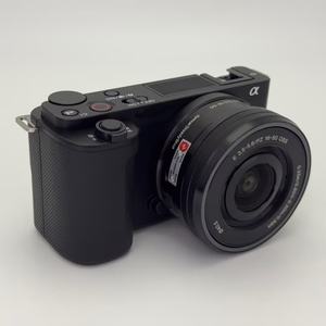 Cámara sin Espejo Sony ZV-E10 Usada con Lente de 16-50 mm, Cámara de Creación de Contenido 4K Asequible - Product Image 2