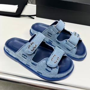 High Quality Women's <b>Sandals</b> Thick Soled Lightweight Slippers Luxury Designer Brand <b>Sandals</b> for Women - Product Image 2