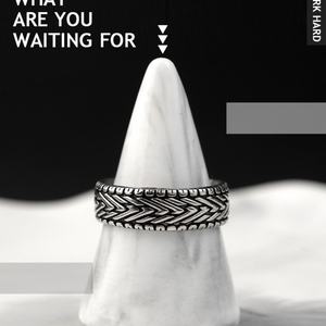 แหวนสแตนเลสสั่งทำจากโรงงาน แหวนแฟชั่นผู้ชายรุ่นใหม่ล่าสุด เครื่องประดับสำหรับงานหมั้น - Product Image 5