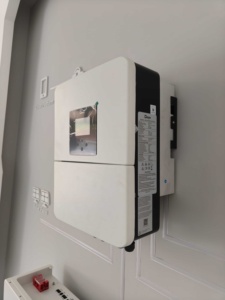 Onduleur hybride Deye 220V monophasé 3kW 3.6kW 5kW 6kW, étanche IP65 pour solution de stockage solaire résidentiel - Product Image 5