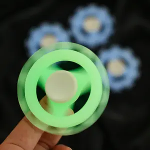 Atacado Novo Design Brinquedos Finger Fidget Spinners Sucker Dart Brinquedos Silicone Sensorial Fidget Brinquedos Para Crianças