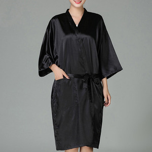 Kimono Professionale Impermeabile da <span class=keywords><strong>Donna</strong></span> per Parrucchieri, Personalizzabile con Logo, per Clienti Black Beauty, Accappatoio per Salone di Bellezza e Spa - Product Image 4