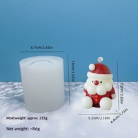 Handgemachte Weihnachtsgeschenke, Feiertagsdekorationen in Form von Weihnachtsmann, Heimdekoration mit Aromatherapie-Kerzen