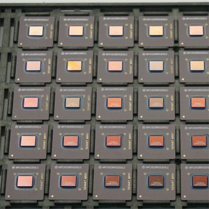 ชิป IC วงจรรวม MPC603RRX300LC อิเล็กทรอนิกส์ SMD แบบดั้งเดิมใหม่วงจรคริสตัลไดโอด Bom - Product Image 1
