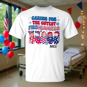 Maglietta NICU per Infermiere - 4 Luglio: Cura i più Carini Petardi - Prodotto Promozionale - Product Image 3