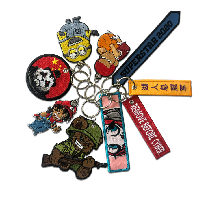 Брелок для ключей с двусторонней вышивкой, тканевый бирка с логотипом на заказ, с милым аниме вышивкой
