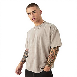 เสื้อยืดคอกลมแขนสั้นทรงหลวมโอเวอร์ไซส์สีน้ำตาลอ่อนลายจุดสีน้ำตาลอ่อนสำหรับผู้ชาย - Product Image 1