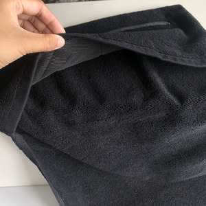 Asciugamano da Palestra Ingrosso 100% Cotone 40*100cm Nero <span class=keywords><strong>con</strong></span> Tasca a Zip e Logo Personalizzato - Product Image 6