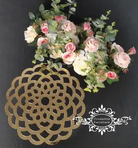 Décorations de mariage en acrylique miroir doré Tapis de table et assiettes de table pour rehausser les dessous des assiettes - Product Image 1