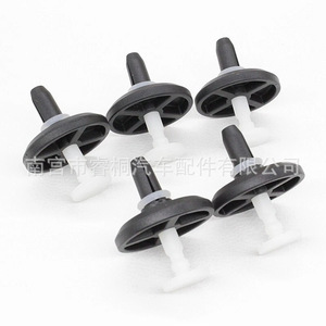 Clip de sujeción trasero tipo empuje Shuangxuan 4806334AA para parachoques de Chrysler, Jeep, Dodge, de plástico. - Product Image 5
