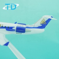 Tongde CRJ-200 1/100 16cm Avion Privé en Plastique Écologique Certifié GS avec Logo Personnalisable et Décalque Sérigraphié