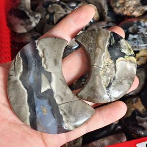 Cristales de Ágata Volcánica al por Mayor, Cristal Lunar Artesanal, Cuarzo Reactivo a los Rayos UV, Tallado de Luna de Forma Irregular para Decoración del Hogar y Regalos - Product Image 4