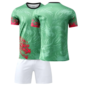 Maillot de football personnalisé respirant 100% polyester pour enfants et adultes, ensemble t-shirt et short avec nom et numéro d'équipe, cadeau personnalisé pour les fans de football - Product Image 1