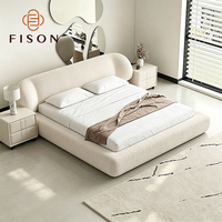 Ensemble de chambre à coucher moderne et minimaliste, lit king size, cadre en bois, tête de lit en tissu bouclé, grand lit pour hôtel ou villa