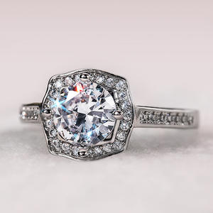 Anello di Diamanti F793 con Taglio Ovale, Diamante Naturale, Gioiello Classico da Fidanzamento per Donna - Product Image 4