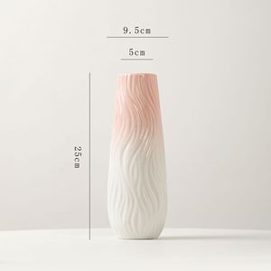 Vase en céramique dégradé rose clair avec une touche de luxe subtile pour la décoration de salon, de bureau ou pour l'affichage de fleurs artificielles - Product Image 5