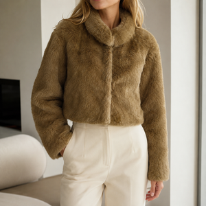 Abrigo corto casual de invierno para mujer, cálido, con cuello mandarín, de una sola botonadura, de piel sintética, teñido liso, holgado, estilo Teddy - Product Image 1