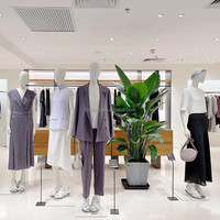 Nouvelle Arrivée Mannequin Femme en Fibre de Verre Corps Entier, Poupée Mannequin Sexy et Courbe pour Vitrine de Magasin de Vêtements