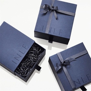 Custom di lusso pieghevole chiusura magnetica scatola regalo per la cura della pelle confezione di vestiti con fodera di spugna per le <span class=keywords><strong>presentazioni</strong></span> - Product Image 4