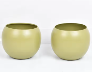 Pot de fleurs en fer doré mat pour la maison et le jardin |   Jardinière d'intérieur personnalisable, style ferme, écologique, durable et légère - Product Image 5