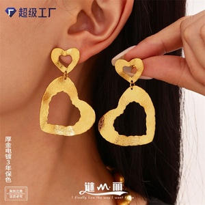 Pendientes Personalizados de Alta Calidad, Resistentes al Agua, Chapados en Oro, de Acero Inoxidable, con Forma de Corazón, para Fiestas - Product Image 3