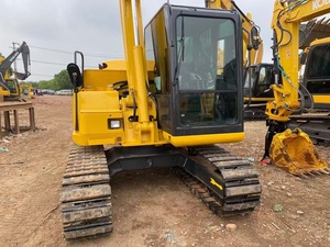 Excavatrice sur chenilles Komatsu PC70 d'occasion, 90 % neuve, avec godet de terrassement, poids en ordre de marche de 7 tonnes, machine hydraulique - Product Image 4