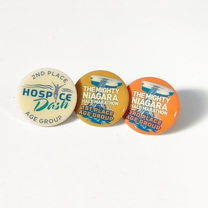 ผู้ผลิตขายส่งเข็มกลัดโลหะลายการ์ตูนน่ารักแบบกำหนดเอง พิมพ์อีพ็อกซี่ ป้ายติดเสื้อแบบกำหนดเอง เข็มกลัดเคลือบแข็งและเคลือบนิ่ม - Product Image 5