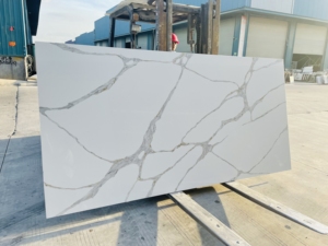 Đá Thạch Anh Nhân Tạo Màu Trắng Arno Calacatta Hàng Mới Về Cho Mặt Bàn Nhà Bếp & Bàn Trang Điểm Giá Bán Buôn Chất Lượng Cao - Product Image 4