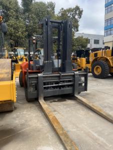 Chariot élévateur diesel Heli 10T d'occasion de haute qualité, moteur ISUZU, 4x4, mât 2/3 étages, excellent état, pompe de boîte de vitesses, vente chaude - Product Image 6