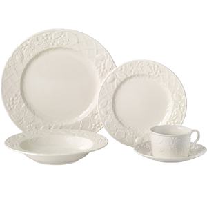 Plato de porcelana en relieve blanco estilo europeo, plato redondo de cerámica poco profundo, artículos para el hogar, gran oferta, <span class=keywords><strong>2022</strong></span> - Product Image 1