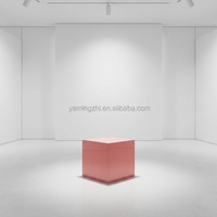 Table basse en acrylique minimaliste esthétique en forme de cube avec PMMA résistant au jaunissement pour salon et chambre à coucher modernes