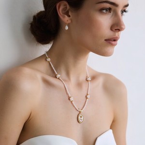 Collier pendentif à la mode en acier inoxydable, design de fleur de rose, chaîne de perles pour femmes, bijoux de fête - Product Image 2