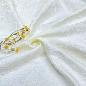 Tela jacquard brocada 3D de poliéster clásica con estampado floral de alta calidad al por mayor para vestidos de moda - Product Image 6