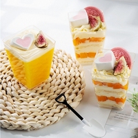 Cangkir es krim Mini keju 60ml, dapat didaur ulang sekali pakai PS kotak makanan penutup transparan cangkir Yogurt beku dengan sendok