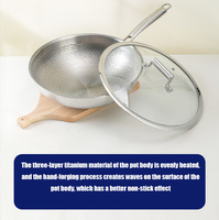 Poêle à frire en titane martelé à la main à 3 niveaux de qualité supérieure en verre wok en titane pur sans revêtement pour un usage domestique essentiel de la cuisine antiadhésive