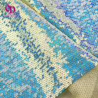 Vente chaude Tissu brodé de paillettes irisées de haute qualité en gros, maille à paillettes dégradées bleu-argent pour accessoires de filles