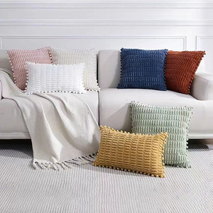 Pour carré moderne tissé solide velours côtelé grosse bande <span class=keywords><strong>boule</strong></span> de fourrure <span class=keywords><strong>Anti</strong></span> poussière acariens taie d'oreiller pour la maison voiture bureau hôtel - Product Image 1