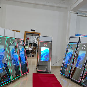 Machine de photomaton miroir 65 pouces avec écran tactile 43 pouces, photomaton portable à écran tactile, cadre LED magique pour selfie, kiosque - Product Image 1