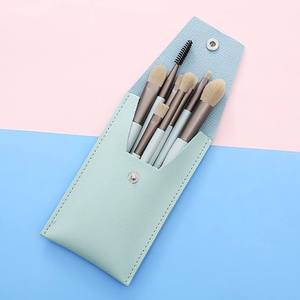 Lot de 8 mini-pinceaux de maquillage de voyage HQ, mignons et portables, à poils doux, personnalisables pour le visage et les cosmétiques - Product Image 4