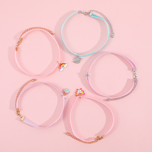 Collana con ciondolo a conchiglia arcobaleno gocciolante di olio in lega all'ingrosso catena con collare a nastro floccato per bambini - Product Image 4