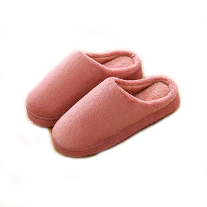 Chaussons d'intérieur tendance et moelleux à bout ouvert, à semelle épaisse et couleur unie, chauds, pour l'été et l'automne, pour hôtels et chambres. - Product Image 6