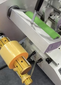 Machine de précision compacte pour le moulage de films, unité de préparation d'échantillons peu encombrante pour le développement de nouveaux matériaux - Product Image 3