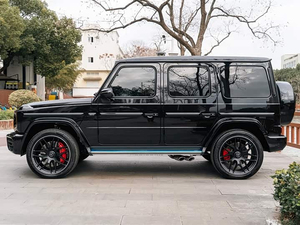 G WAGON G63 2024 con Interni Rossi Diamantati e Fibra di Carbonio, Auto Usate - Product Image 3