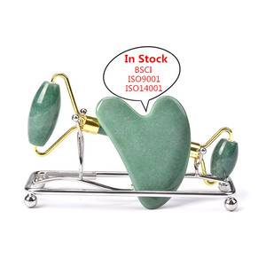 <span class=keywords><strong>En</strong></span> stock! Chine fournisseur personnalisé vert aventurine rouleau de <span class=keywords><strong>jade</strong></span> <span class=keywords><strong>gua</strong></span> <span class=keywords><strong>sha</strong></span> grattage massage outils ensemble - Product Image 1