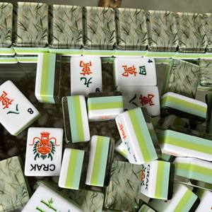 Juego de Mahjong de Acrílico con Diseño de Oso Negro del Bosque de Bambú Estilo Americano, Hecho a Mano, de Alta Gama, de Jiangsu, Ideal para Regalo - Product Image 4